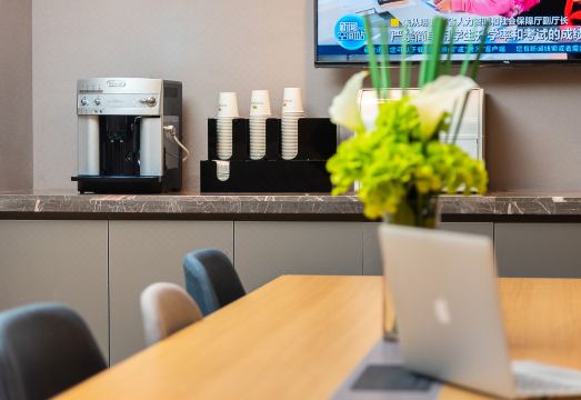 HomeinnSelected Hotel Overview