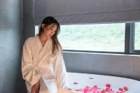 Hengdian Chengyi Hotel (Movie City Branch) - Romantic