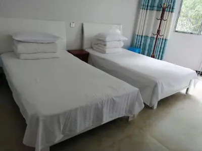Gebo Ahhui Farmhouse Hotels near Ziyun Getu River Scenic Spot