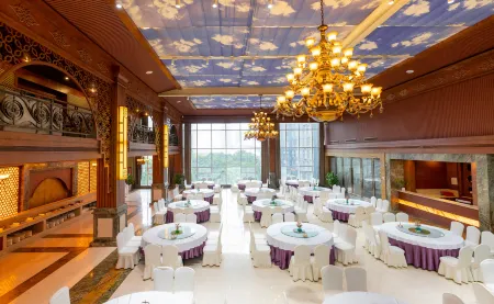 Sinopec International Hotel Отели рядом с достопримечательностью «Singapore-Sichuan Hi-Tech Innovation Park»