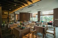 Liuzhou Qishe Hotel (Yaoyu Ancient Town Flagship Store) - balcony