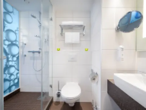 Holiday Inn Berlin - City East Side Hotels in der Nähe von East Side Gallery