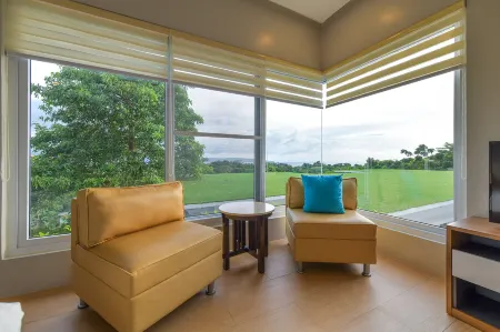 One Hagdan Villas Отели рядом с достопримечательностью «Cagban Jetty Port»