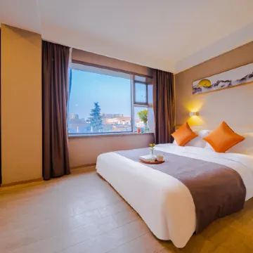 Yunqi Selected Hotel (Bell and Drum Tower Huimin Street)