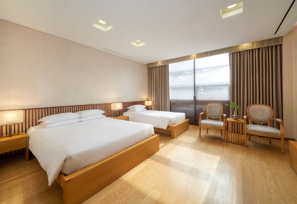 3. 메이필드 호텔..