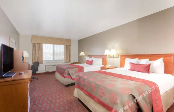 聖喬治華美達酒店