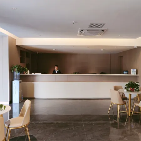 Kaixin.Xincheng Holiday Hotel