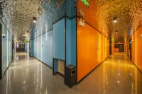 Bobi Xiong E-sports Hotel (Changde Happy City Shop)