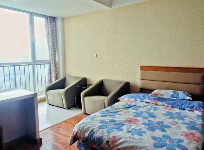 Rongcheng Huating Haoting Qingju Theme Apartment