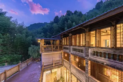 Floral Hotel · Tingquan Hotel (Nanjing Tulou)
