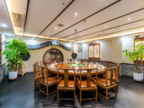 Pero Hotel (Yangquan No.1 Middle School) Hotels in Pingding County