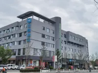 HanTing Hotel (Hebi Xun County) - parkir