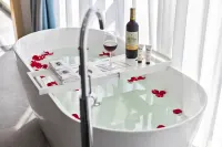 十二城·白玉京·庭院溫泉泳池度假設計飯店（芙蓉鎮景區店）