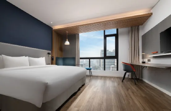 Haining Leather City Maison New Century Hotel