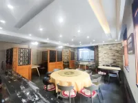 Alshan Mirror Photography Theme Hotel