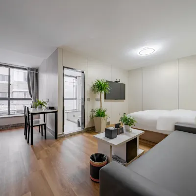 C9 Apartment Hotel (Shanghai Meilong Branch) Hotels near Shanghainan Railway Station