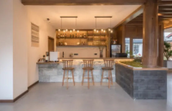 Yulong August Guanshanhai Light Luxury Homestay