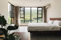 1968 Suites - Mountain view