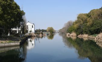 Kunshan Dianshan Lake Qingfeng Xiaozhu Homestay