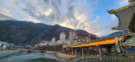 Longxiao Xiangrui Hotel Отели рядом с достопримечательностью «Observation Deck of Pilgrim Eighteen Bends»