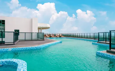Jiangmen Yinhu Bay Binhai New Area Holiday Inn Express Hôtels à : Jiangmen