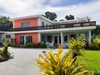 Pacific Paradise Villa Hotels in Warwick