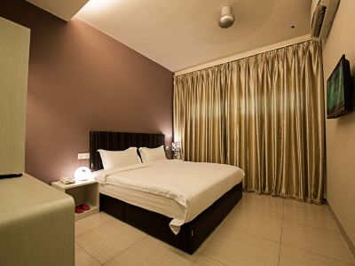 Seven Hotel
