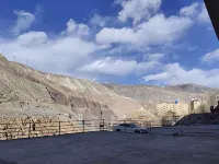 Basu Qi'an Hotel