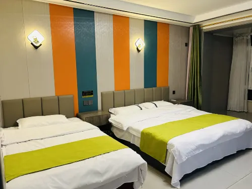 Zhangbei Langyue Holiday Hotel