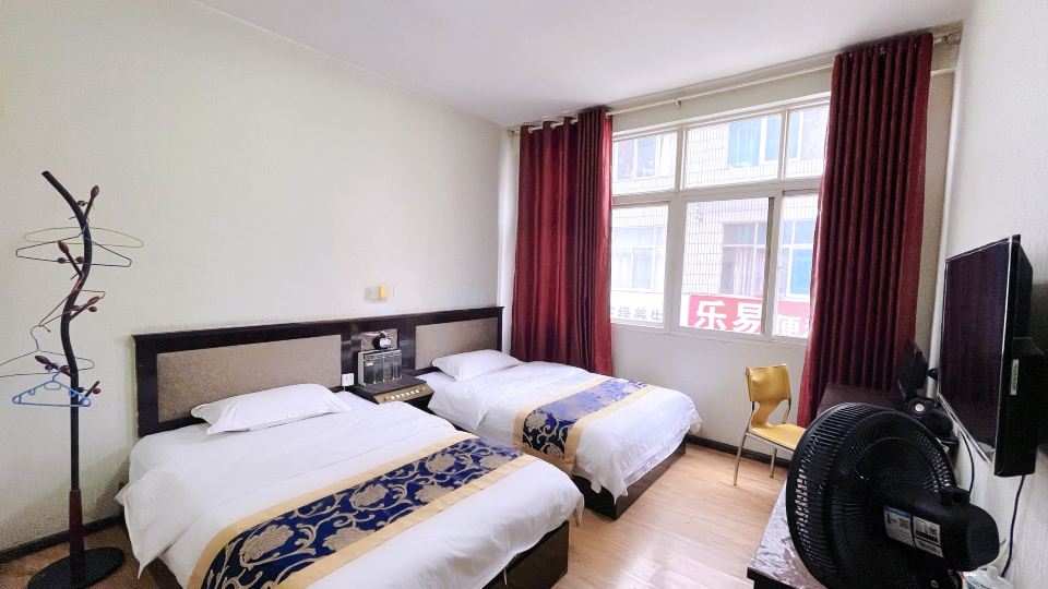 Yuxi Jinhua Hotel