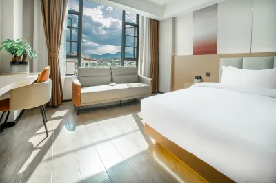 Hu Rong Feng Hotel (Lijiang High-Speed Railway Station Store) Hotels near Lijiang Railway Station