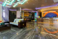 Cili Boat Autumn Hotel