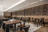 Shu Yue Da Qi Di Hotel（Shenshuping Panda Base Store） - 주차장