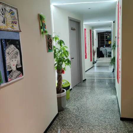 Luxingjia Apartment Hostel (Luzhuang Subway Station)