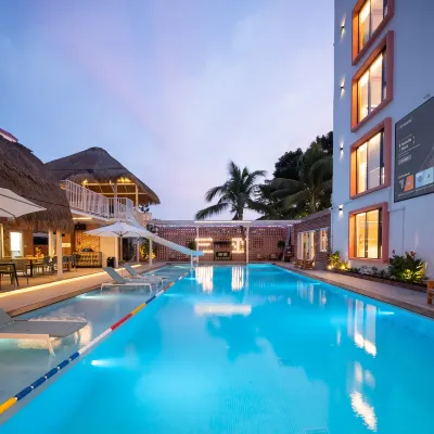 Sanya Qiyun Lanhai Hotel Sanya Fenghuang Uluslararası Havalimanı yakınındaki oteller