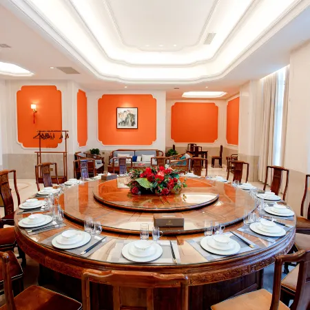 Linquan Nongfeng Meilemei Hotel