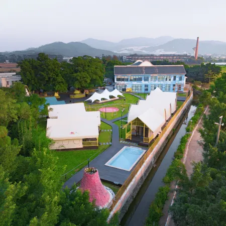 Seaside Countryside Starry Sky Camp B&B (Zhuhai Doumen Royal Hot Spring Branch) Отели рядом с достопримечательностью «Храм Цзиньтай»