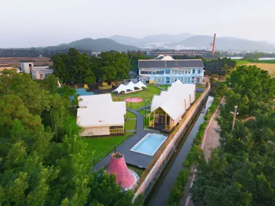 Seaside Countryside Starry Sky Camp B&B (Zhuhai Doumen Royal Hot Spring Branch) Hotel in zona Jintai Temple