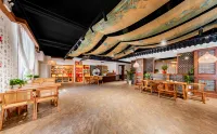 Elong R.YUN Hotel (Hohhot MixC Xinhua Square Subway Station)
