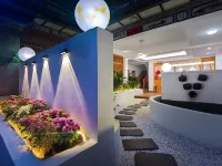 Dali NuanTu Mountain and Water Designer Boutique Hotel