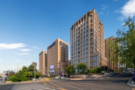 Crystal  Orange Hotel  Weihai Happy  Gate  WeiGo Plaza Отели рядом с достопримечательностью «Harbin Institute of Technology»