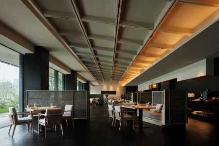 Dongjiang Lake Zixi Rusi Cultural Hotel Отели в г. Цзысин