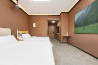 Fenglan Yasu Boutique Homestay (Zibo Wanda Guangchang)