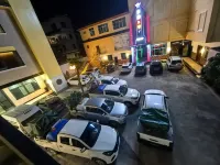 Longling Mengnuo Town Longteng Business Hotel - Park Yeri