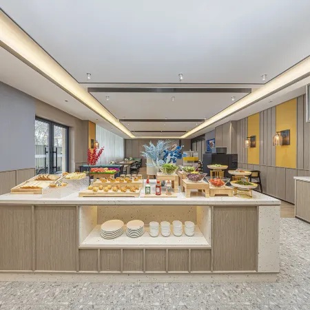 Li Yi Hotel Kuitun Yimaxiang Tourism Cultural Block · Admin Service Center Branch)