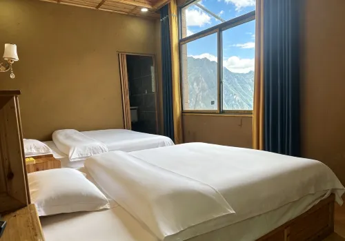 Linqi Yujian Homestay (Jiaju Tibetan Village) - 2-Star