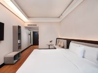 汉庭酒店(上海金桥杨高中路店) - 高级大床房