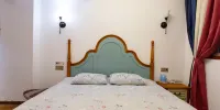 Lingting · Cloud and Mist Mountain-view Inn (Zhangjiajie Wulingyuan National Forest Park Sign Gate) - Discount Double Room