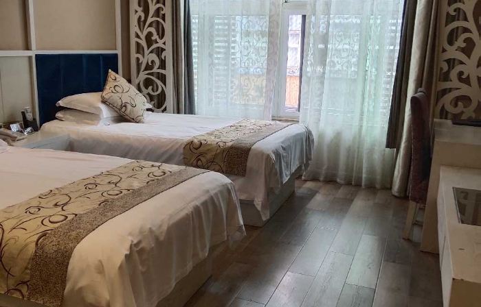 Yunhe Brilliant Business Hotel