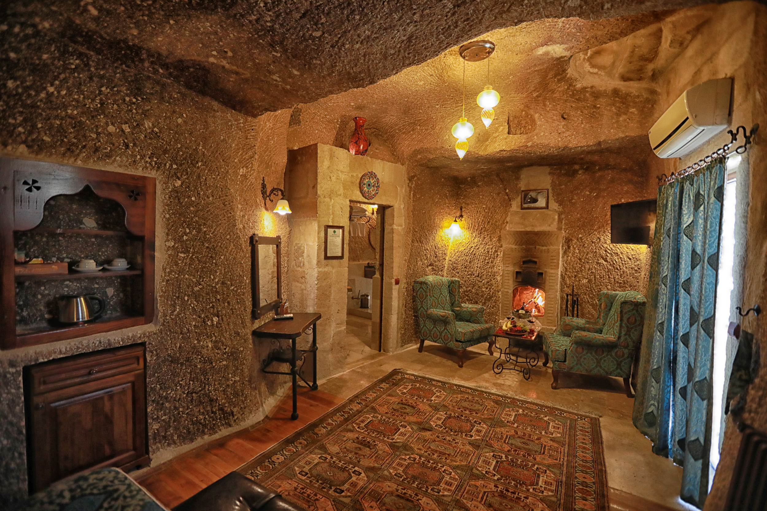 Traveller＇s Cave Hotel